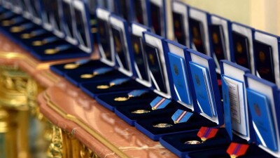 В канун Дня Республики награждены учёные, учителя, медики, спасатели, производственники
