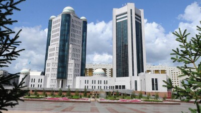 Мажилис согласился с поправками сената в законопроекты о республиканском бюджете и трансфертах на три года