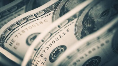 Доллар подешевел в Казахстане сразу на 10 тенге