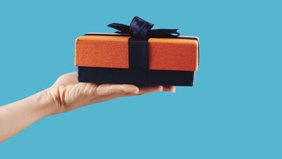 В Алматы торговый центр "Форум" ежедневно дарит подарки первым 10 вакцинированным до конца июня