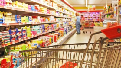 Почему супермаркетам в Казахстане выгоднее выбрасывать продукты, чем раздавать нуждающимся