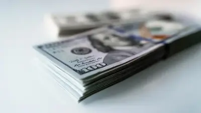 Курс доллара резко снизился к тенге на бирже 4 ноября