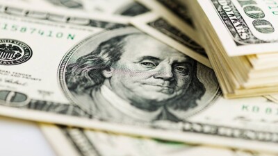 Курс доллара превысил отметку в 450 тенге на бирже