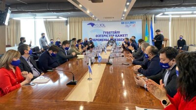 Партия "Ак жол" распределила мандаты депутатов мажилиса