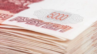 Сколько стоит рубль в обменных пунктах и на бирже