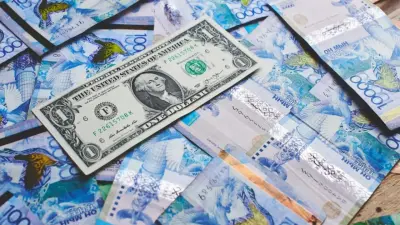 Курс доллара снизился почти на 3 тенге на бирже 31 марта