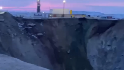 Автобус провалился в воронку в Павлодарской области: найдены тела двух погибших