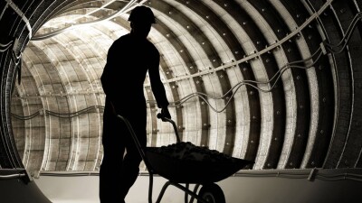 Для казахстанцев, проработавших не менее 25 лет во вредных условиях, планируют ввести спецвыплаты