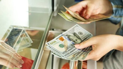 Почему казахстанцы не могут снять или купить наличную иностранную валюту, объяснили в Нацбанке