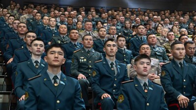 Президент наградил военнослужащих, проявивших мужество и самоотверженность на службе