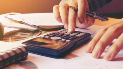Депутаты от НПК предлагают ежегодно увеличивать зарплаты казахстанцев на уровень инфляции