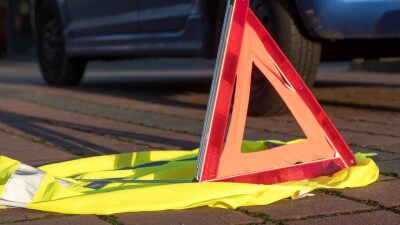 Три человека погибли при столкновении легкового авто с грузовиком в Алматинской области