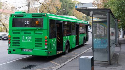 В Алматы могут поднять стоимость проезда в автобусах в 2022 году