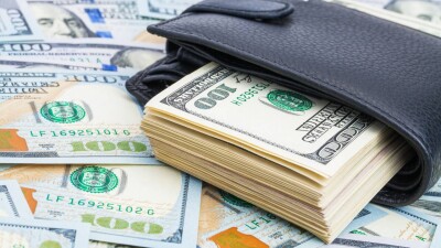 Курс доллара снизился к тенге на бирже 24 сентября