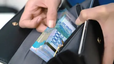 "Работали в 16 организациях". Махинации с декретными привели к потере миллиардов из фонда соцстрахования