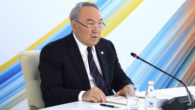 Назарбаев: Казахстан знают как мирное государство, этого может достичь только сильный единством народ