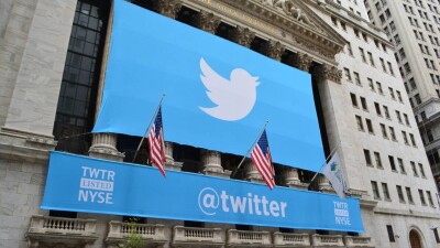 Илон Маск завершил сделку по покупке Twitter