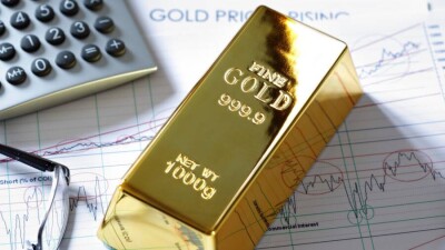 Цены на золото повысились на фоне удешевления доллара к мировым валютам