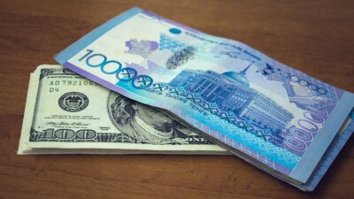 Тенге укрепился на бирже на фоне восстановления цен на нефть