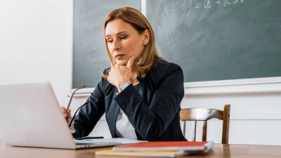 В Казахстане начался приём заявлений для сдачи теста по оценке знаний педагогов