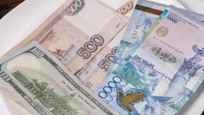 Тенге укрепился к доллару, но ослаб почти на 30% к рублю за 2025 год