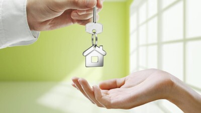 Жители Петропавловска не могут вселиться в квартиры, ключи от которых им торжественно вручили месяц назад