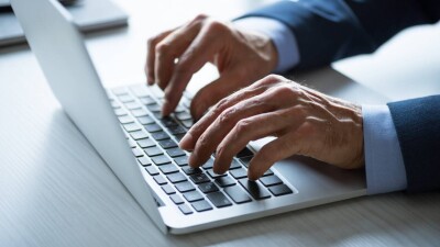 "Наказания будете получать в реальном мире". Токаев недоволен, что госорганы реагируют лишь на посты в соцсетях