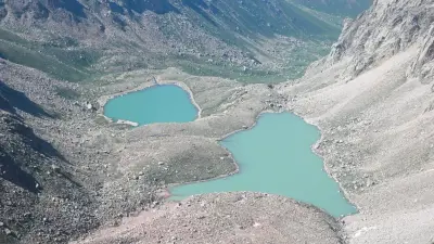 14 потенциально опасных, шесть критичных: Дархан Сатыбалды осмотрел с высоты озёра в горах Алматы