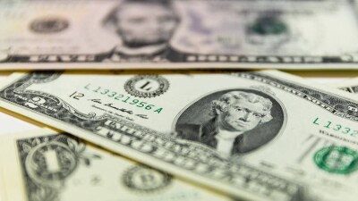 Сколько стоит доллар на бирже и в обменниках Казахстана 19 декабря