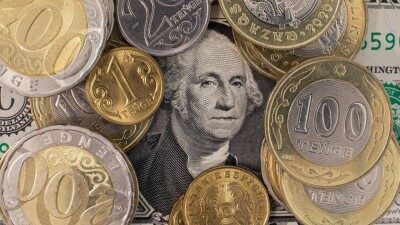 Курс доллара в Казахстане снизился перед выходными