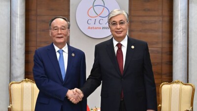 Зампредседателя КНР: Взаимоотношения между Казахстаном и Китаем развиваются в духе вечной дружбы