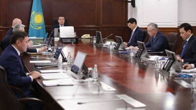 "Никакие объяснения не принимаются". Смаилов отчитал министров, которые сорвали встречи с населением