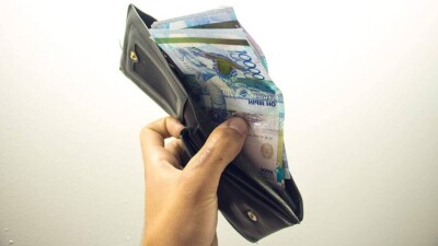 Четверть наёмных работников в Казахстане получает не больше 105 тысяч тенге