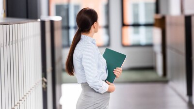 Минпросвет начал мониторинг работы управлений образования. Отпустят ли учителей в отпуск?