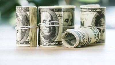 Курс доллара снова снизился к тенге на биржевых торгах