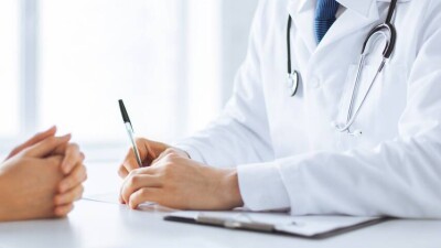 Депутаты против отмены доплат врачам за категорию: Одной рукой даём, другой забираем