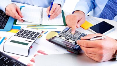 В Казахстане смягчат меры по блокировке средств на счёте за долги по соцплатежам и налогам