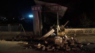 Землетрясение в Китае: число погибших выросло до 131