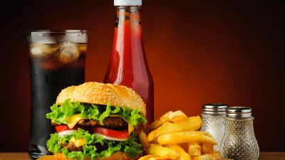 Смаилов ответил на предложение депутатов ввести налог на вредные продукты питания