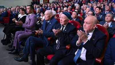Президент наградил за особые заслуги отдельных жителей Атырауской области