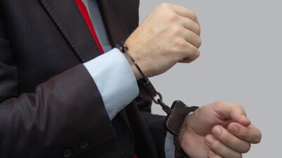 "Завысил цену в смете". В Шымкенте задержали сотрудника акимата района, подозреваемого в растрате 700 млн тенге