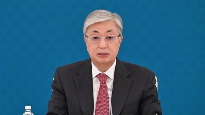 Касым-Жомарт Токаев поздравил казахстанцев с Днём Конституции
