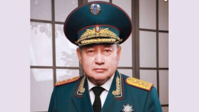 Президент присвоил Сату Токпакбаеву звание "Халық қаһарманы"