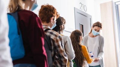 Подъём заболеваемости ОРВИ: в каких случаях школьников могут перевести на удалёнку
