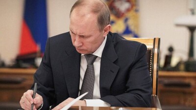 Путин продлил срок временного пребывания мигрантов в России до 30 сентября