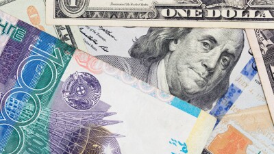 Сколько стоит доллар на бирже и в обменниках Казахстана 27 декабря
