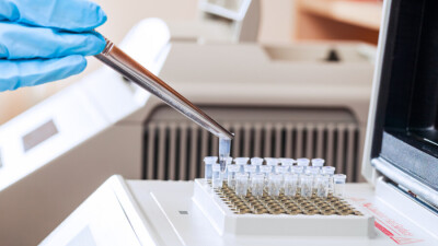 Западно-Казахстанская область перешла в "красную" зону по темпам распространения коронавируса.