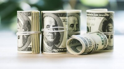 Сколько стоит доллар на бирже KASE и в обменниках Казахстана перед выходными