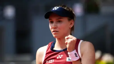 Рыбакина одержала волевую победу и вышла в 1/8 финала "тысячника" в Мадриде