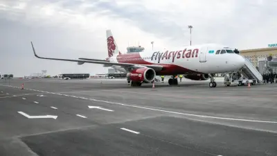 Самолёт FlyArystan вернулся в аэропорт вылета: у пассажирки начались преждевременные роды